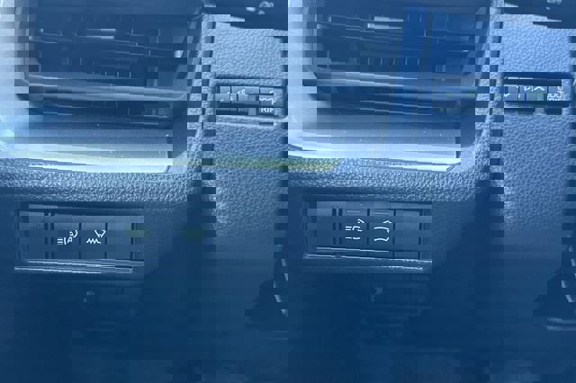 Used 2024 Toyota Prius LE image 33