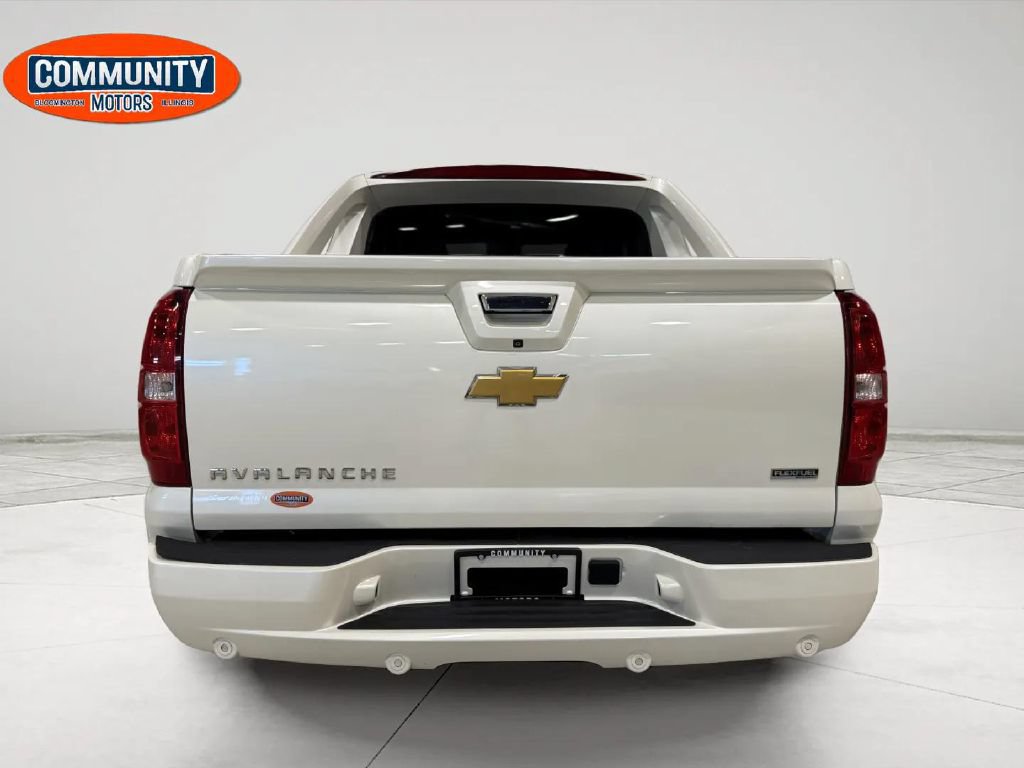 Used 2012 Chevrolet Avalanche LTZ AWD/4WD image 6
