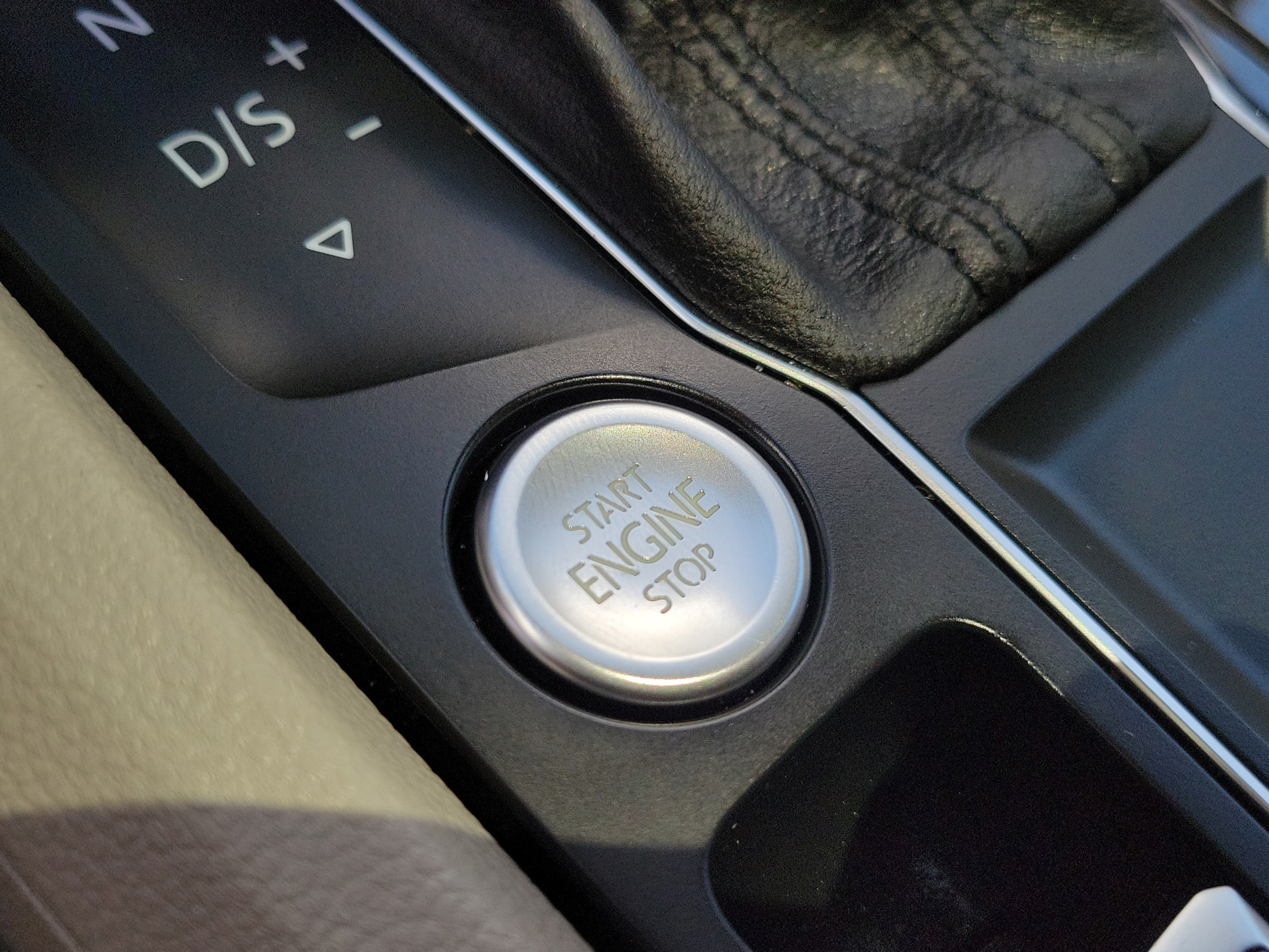 Used 2019 Volkswagen Atlas SEL FWD image 15