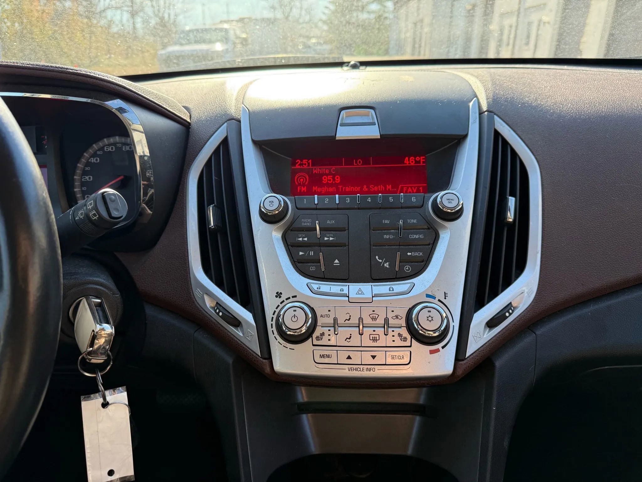 Used 2011 GMC Terrain SLT image 19