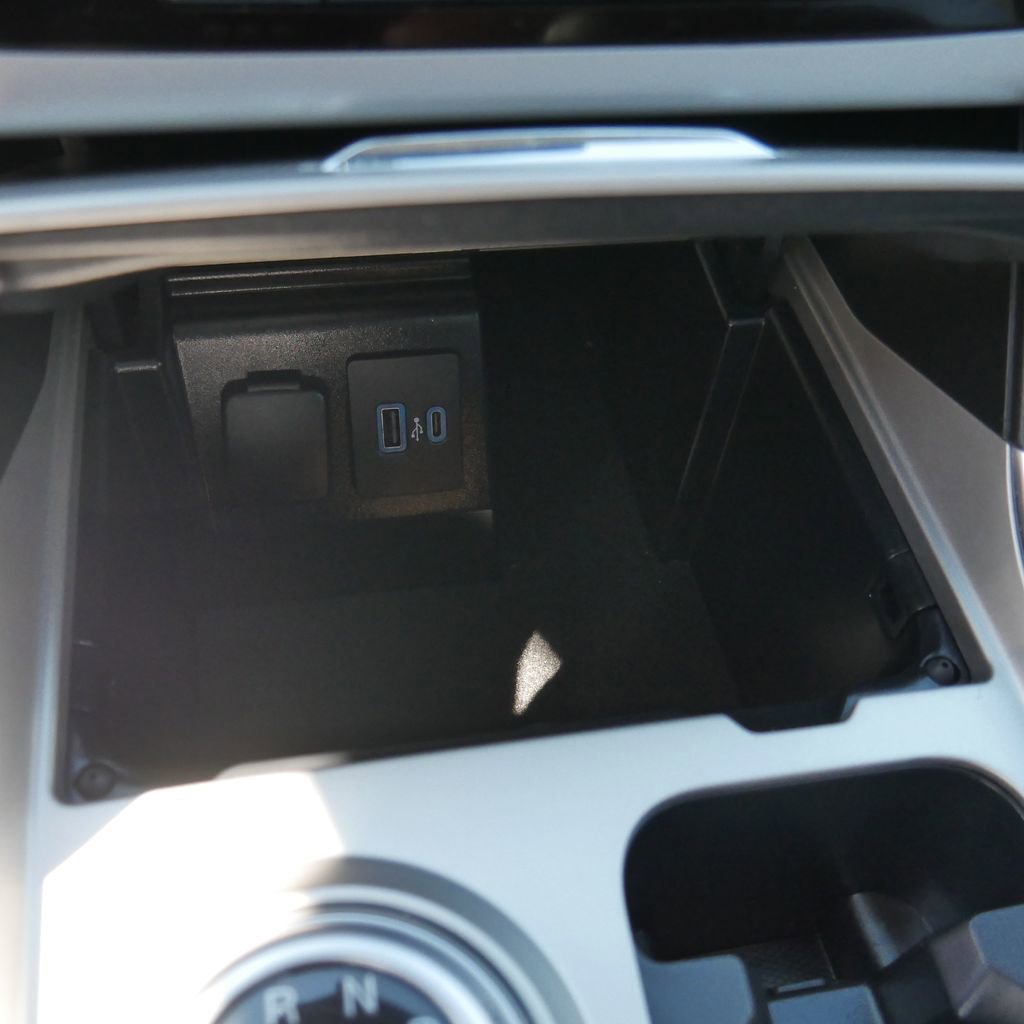 Used 2023 Ford Explorer XLT w/ Equipment Group 202A image 32