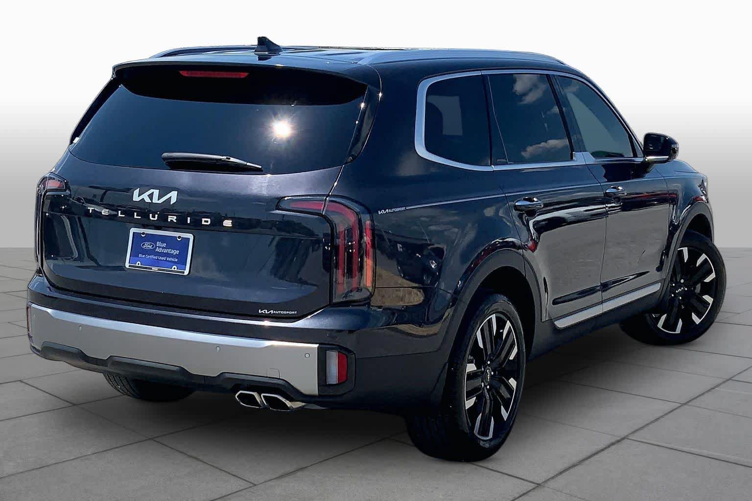 Used 2025 Kia Telluride SX w/ SX Captain's Chair Package FWD image 13