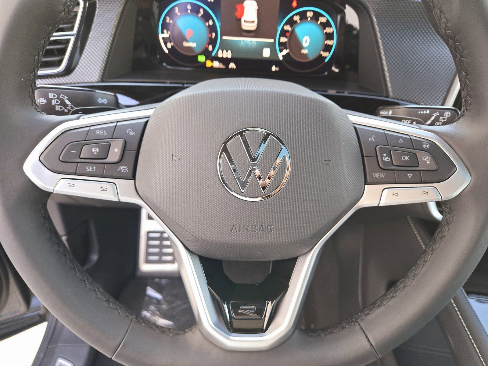 Used 2025 Volkswagen Atlas Cross Sport SEL Premium R-Line image 11