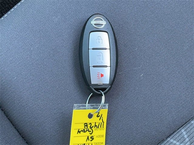 Used 2023 Nissan Titan SV image 27