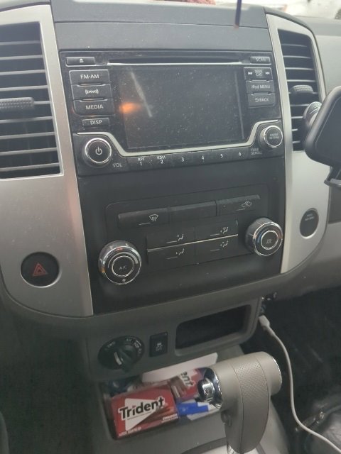 Used 2018 Nissan Frontier SV image 9