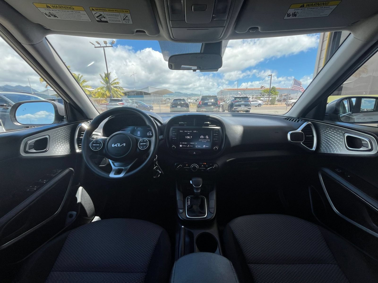 Used 2025 Kia Soul LX w/ LX Technology Package FWD image 29