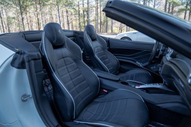 Used 2016 Ferrari California T RWD image 42
