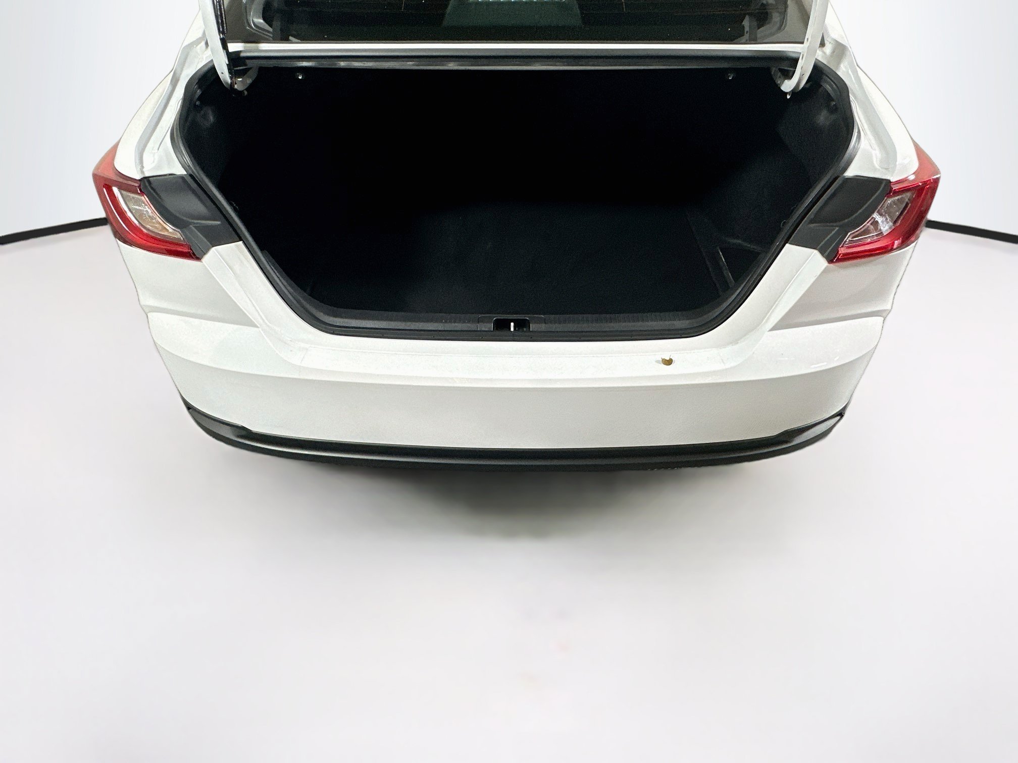 Used 2025 Toyota Camry LE FWD image 31