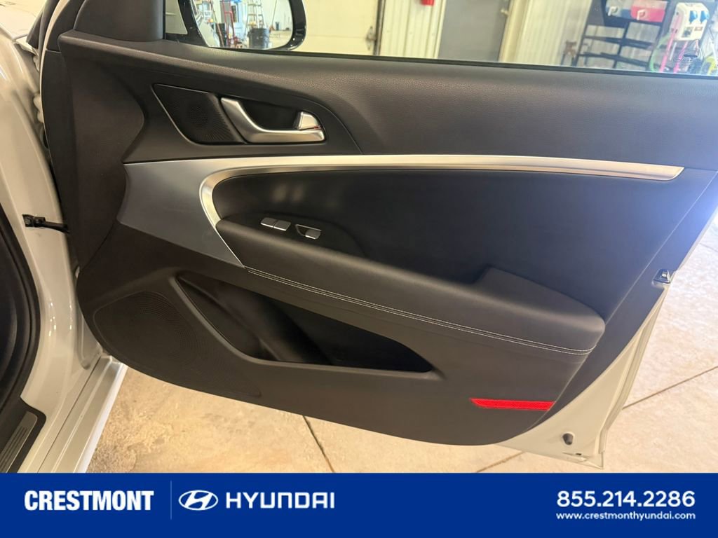 Used 2024 Genesis G70 2.5T AWD/4WD image 26