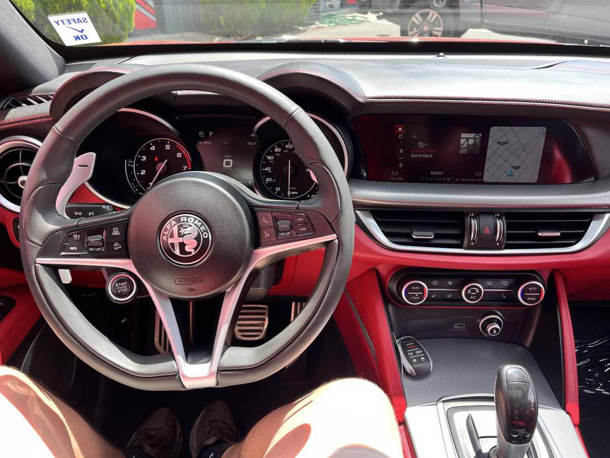 Used 2019 Alfa Romeo Stelvio Ti Sport w/ Quick Order Package 22S Sport AWD/4WD image 9