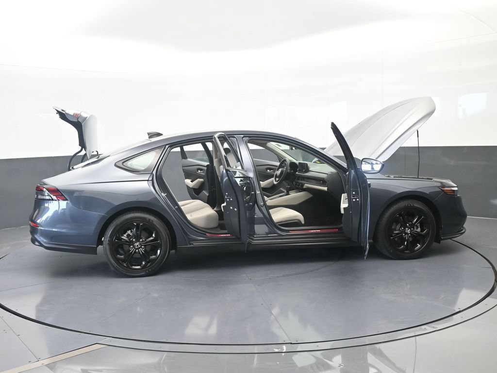 Used 2025 Honda Accord SE image 71