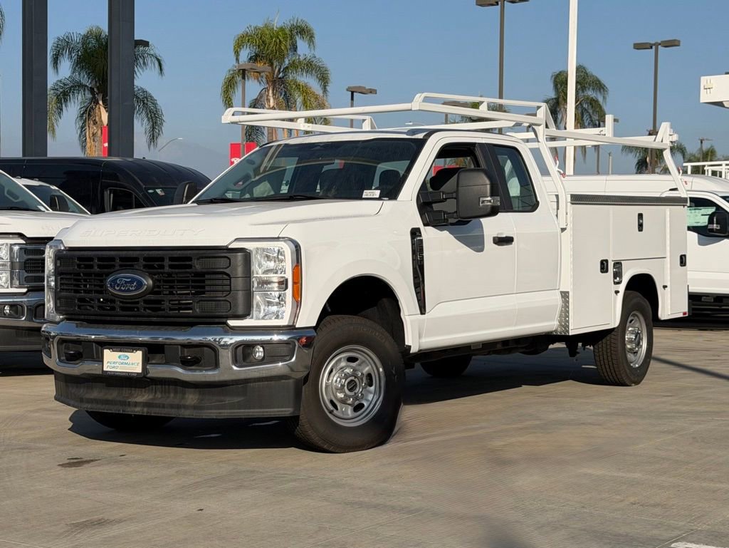 New 2023 Ford F250 XL w/ XL Chrome Package image 2