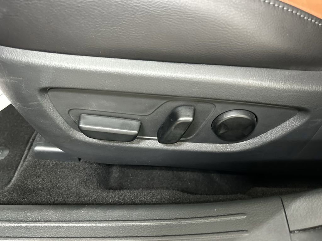 Certified 2025 MAZDA CX-50 AWD 2.5 Turbo w/ Accent Package image 10