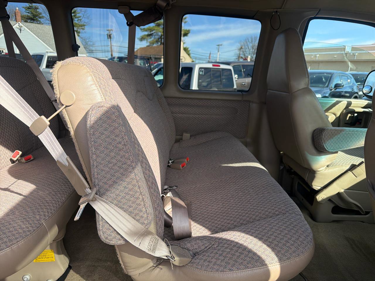 Used 2002 Chevrolet Express 1500 1500 Express Crew w/ LS Preferred Equipment Group RWD image 21