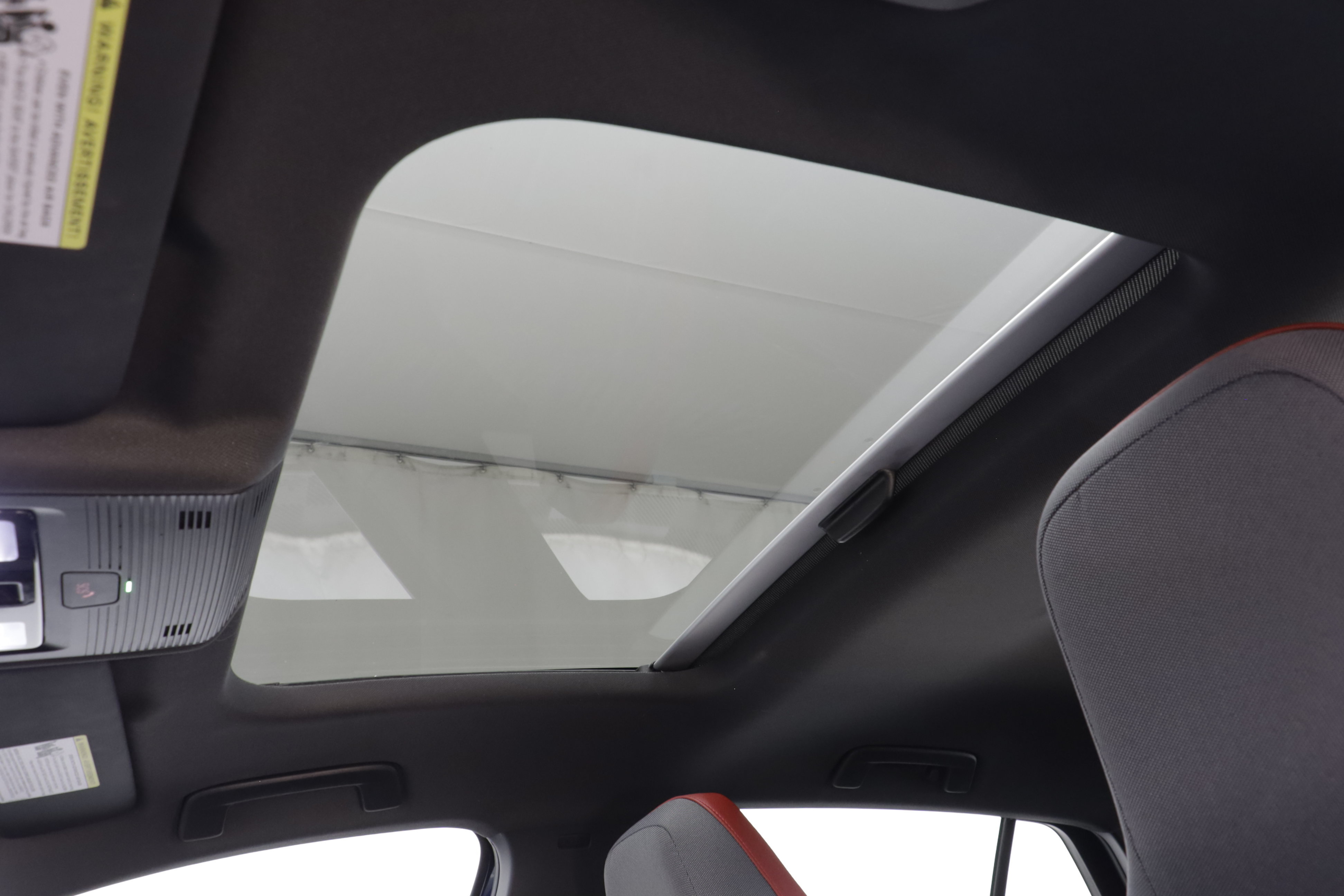 Used 2022 Volkswagen GTI SE FWD image 15
