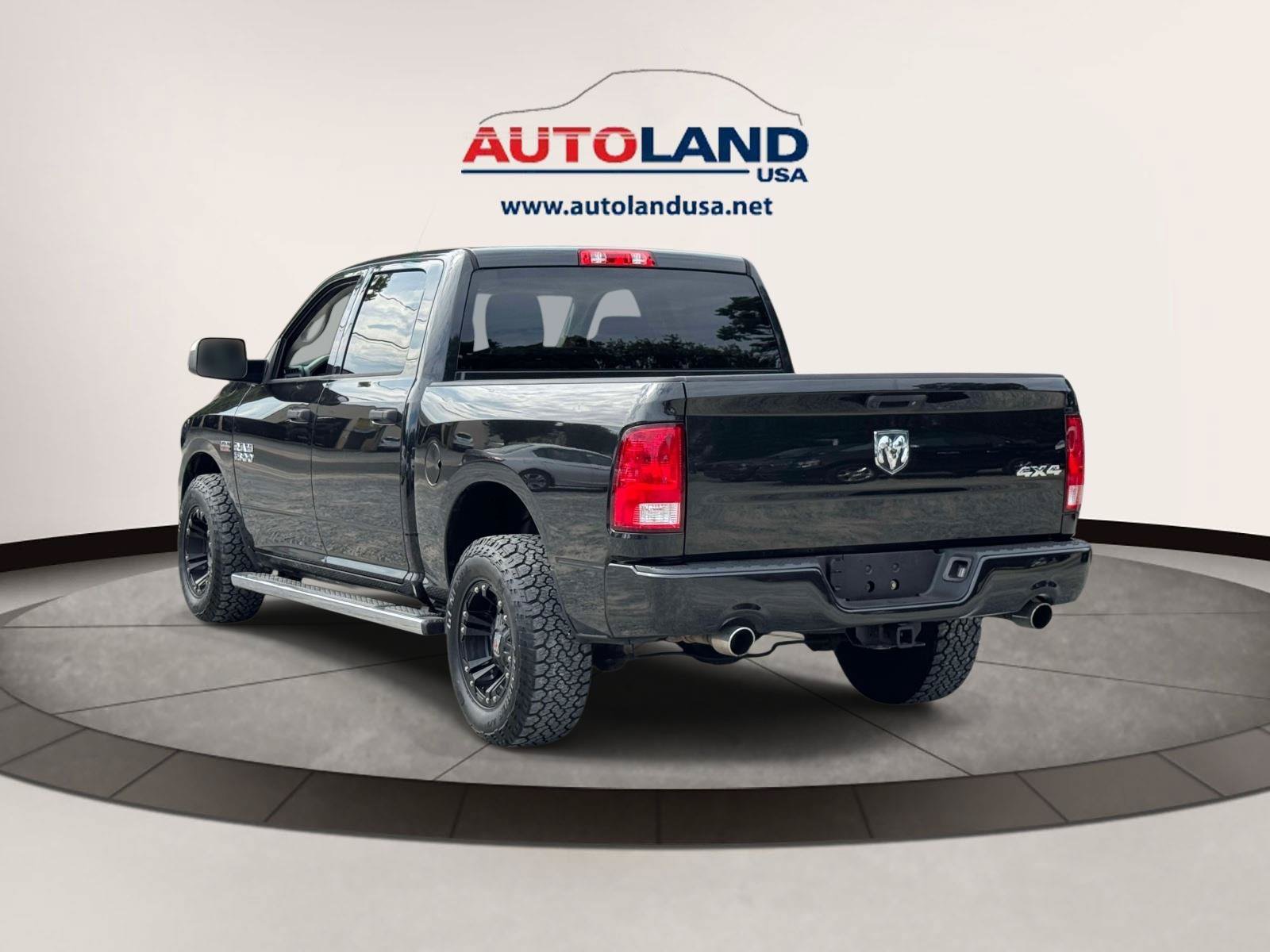 Used 2017 RAM 1500 Express w/ Express Value Package AWD/4WD image 5