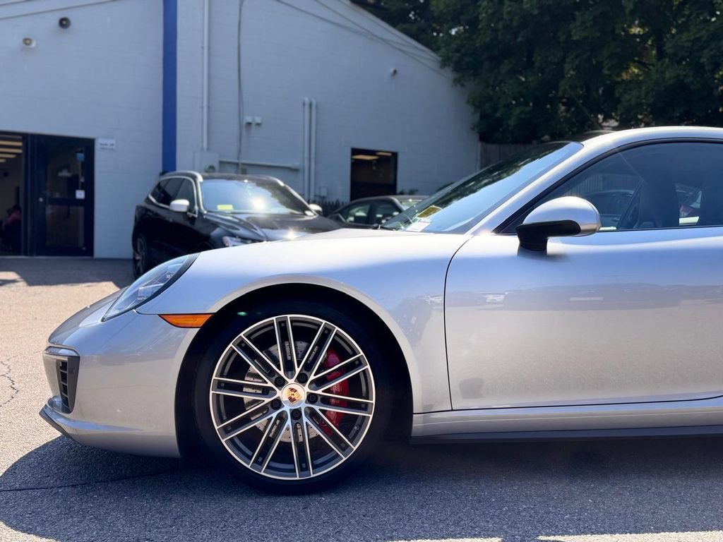 Used 2019 Porsche 911 Carrera 4S AWD/4WD image 10