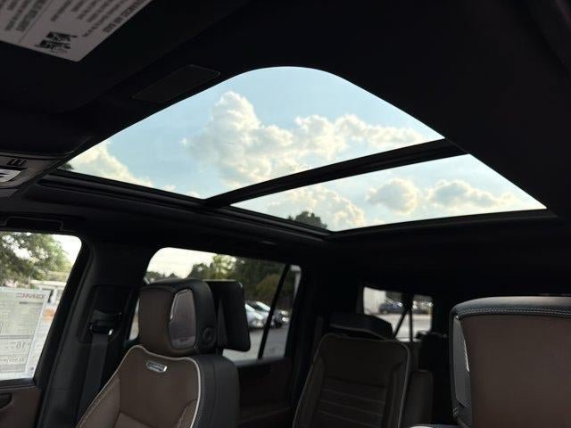 New 2026 GMC Yukon XL Denali Ultimate AWD/4WD image 13