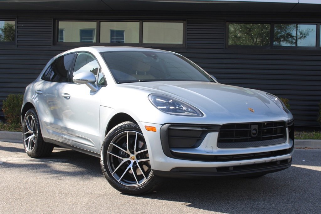 Used 2025 Porsche Macan image 9