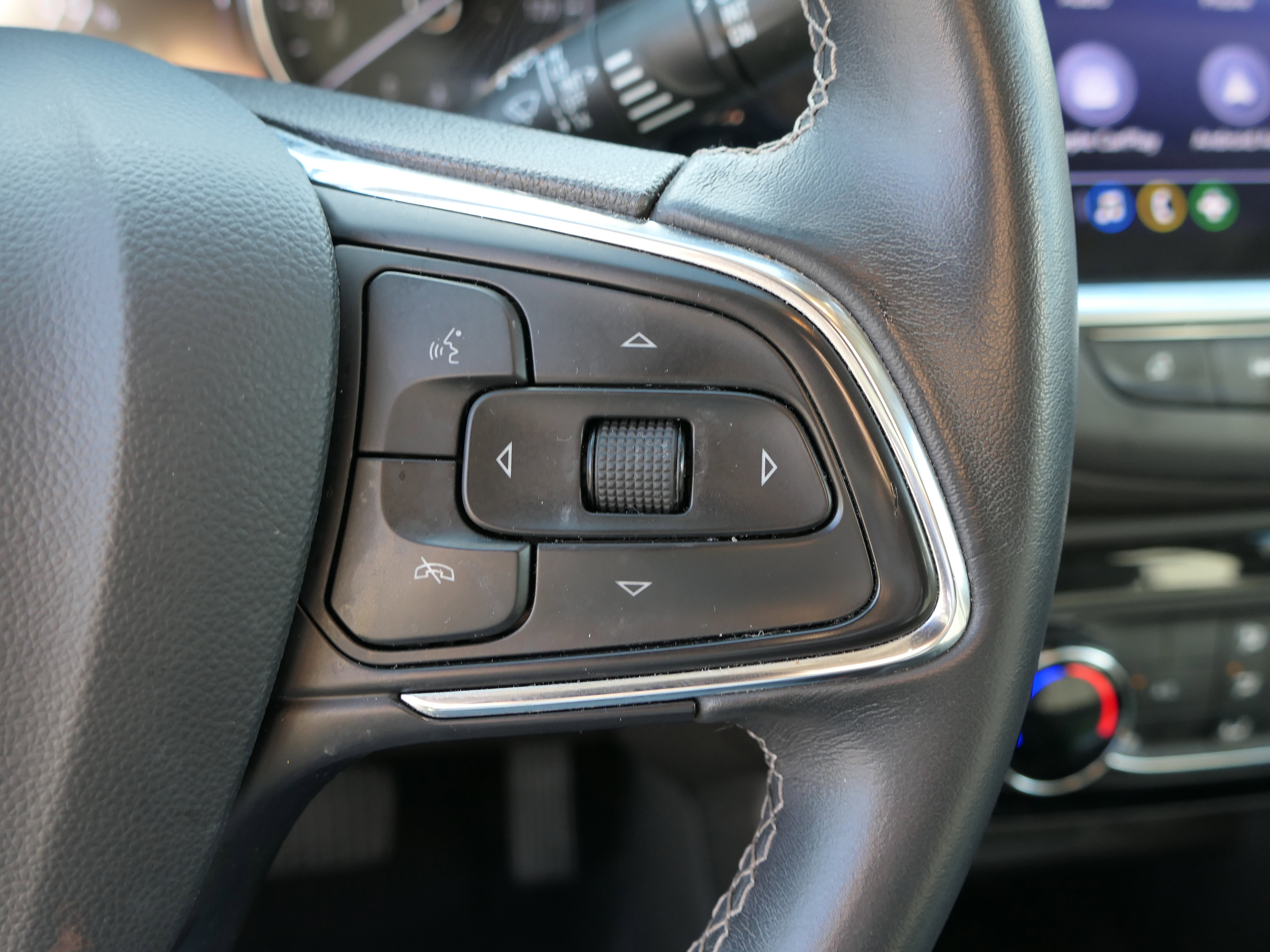 Used 2023 Buick Encore GX Preferred w/ Cold Weather Comfort Package FWD image 16