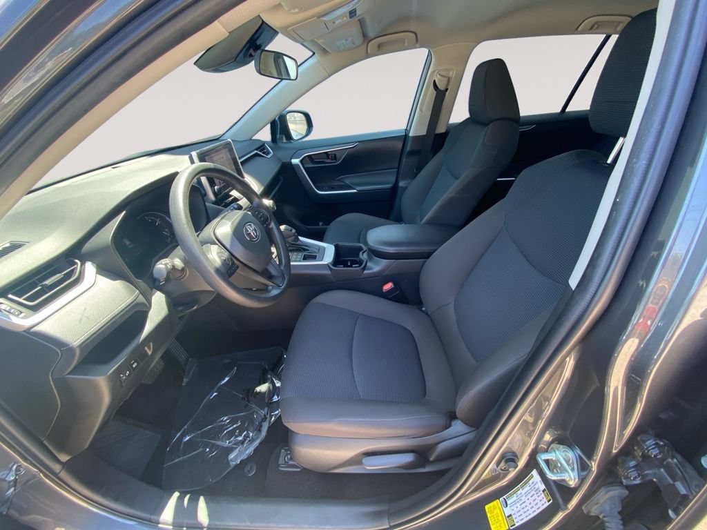 Used 2023 Toyota RAV4 LE AWD/4WD image 9