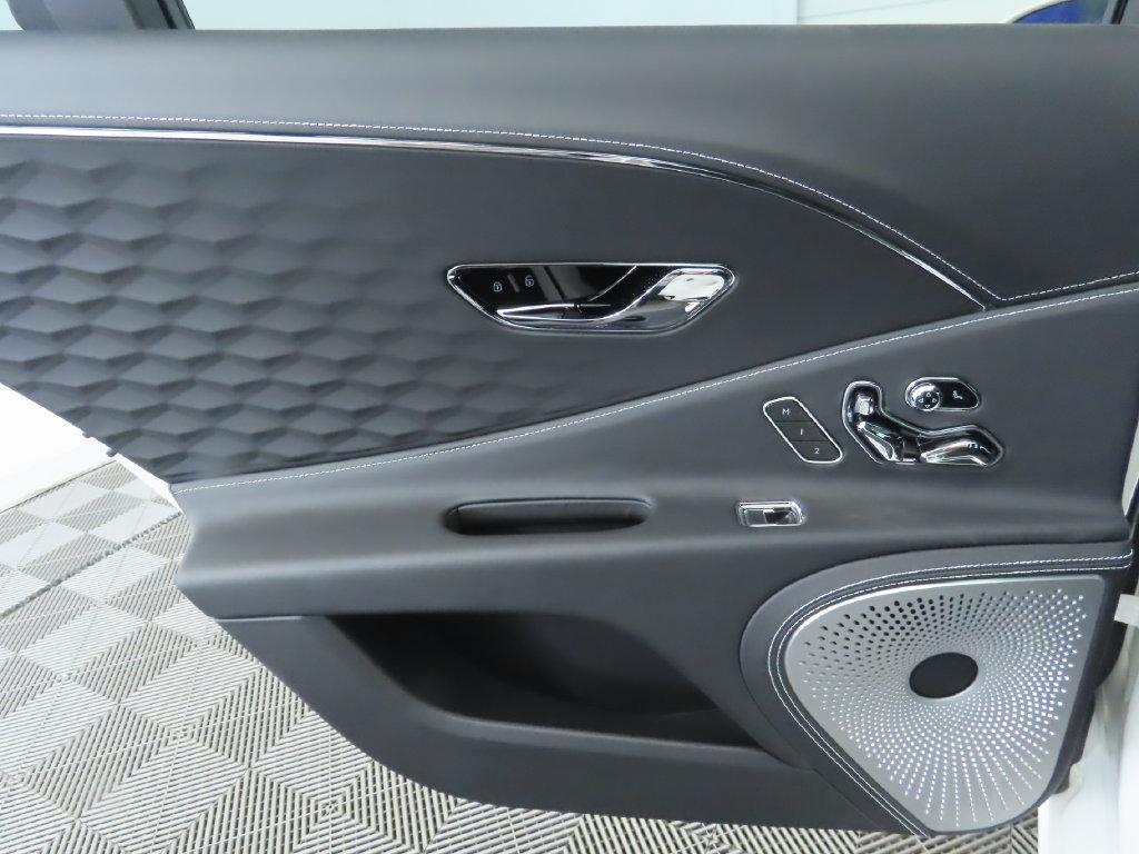 Certified 2025 Bentley Flying Spur Plug-In Hybrid AWD/4WD image 27