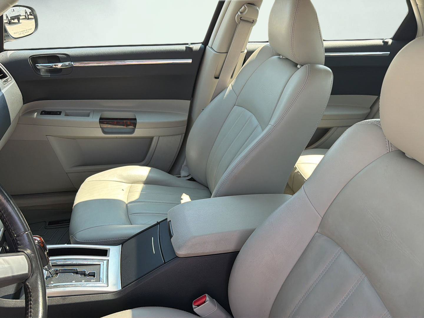 Used 2006 Chrysler 300 C RWD image 24