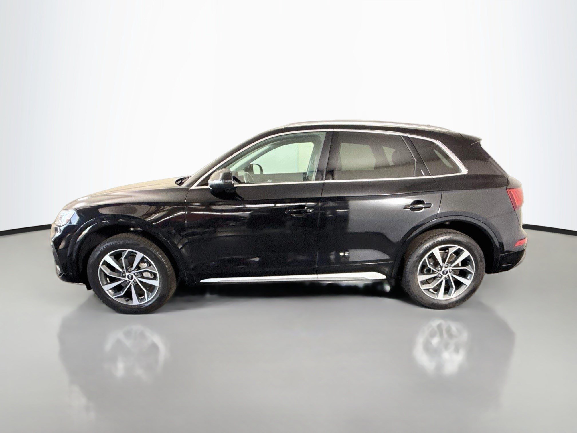 Used 2021 Audi Q5 2.0T Premium Plus w/ Premium Plus Package AWD/4WD image 6