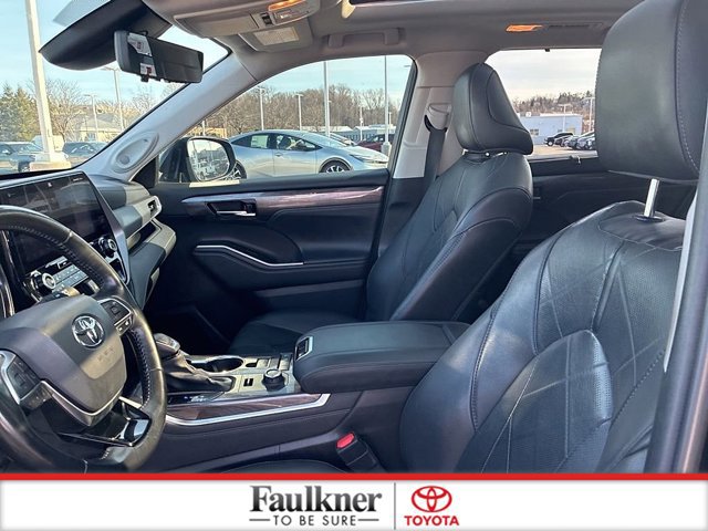Certified 2021 Toyota Highlander Platinum image 27