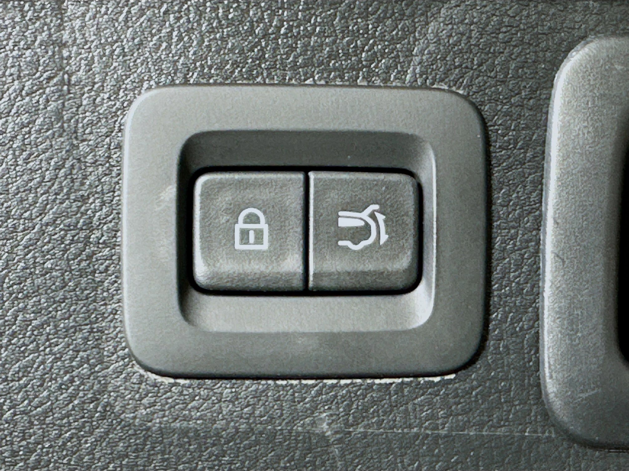 Used 2025 MAZDA CX-50 AWD 2.5 Hybrid w/ Premium Pkg image 28