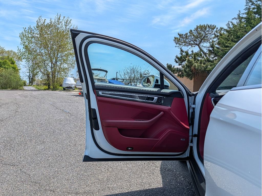 Used 2017 Porsche Panamera Turbo AWD/4WD image 9