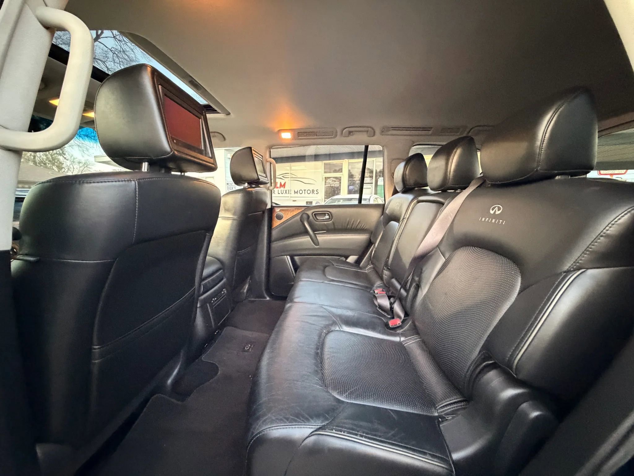 Used 2011 INFINITI QX56 4WD w/ Theater Pkg image 12