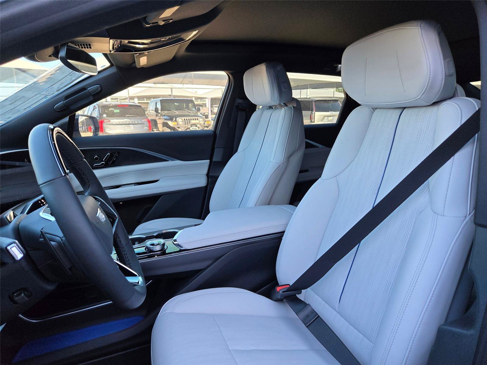 New 2026 Cadillac Lyriq Premium Luxury w/ LPO, Floor Liner Package AWD/4WD image 28