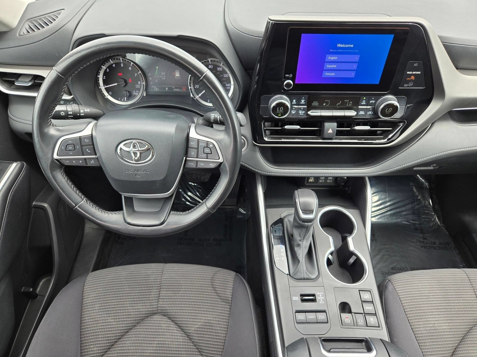 Used 2024 Toyota Highlander LE AWD/4WD image 12