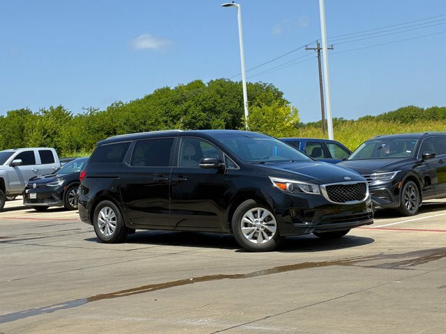 Used 2016 Kia Sedona LX w/ Option Group 020 FWD image 5