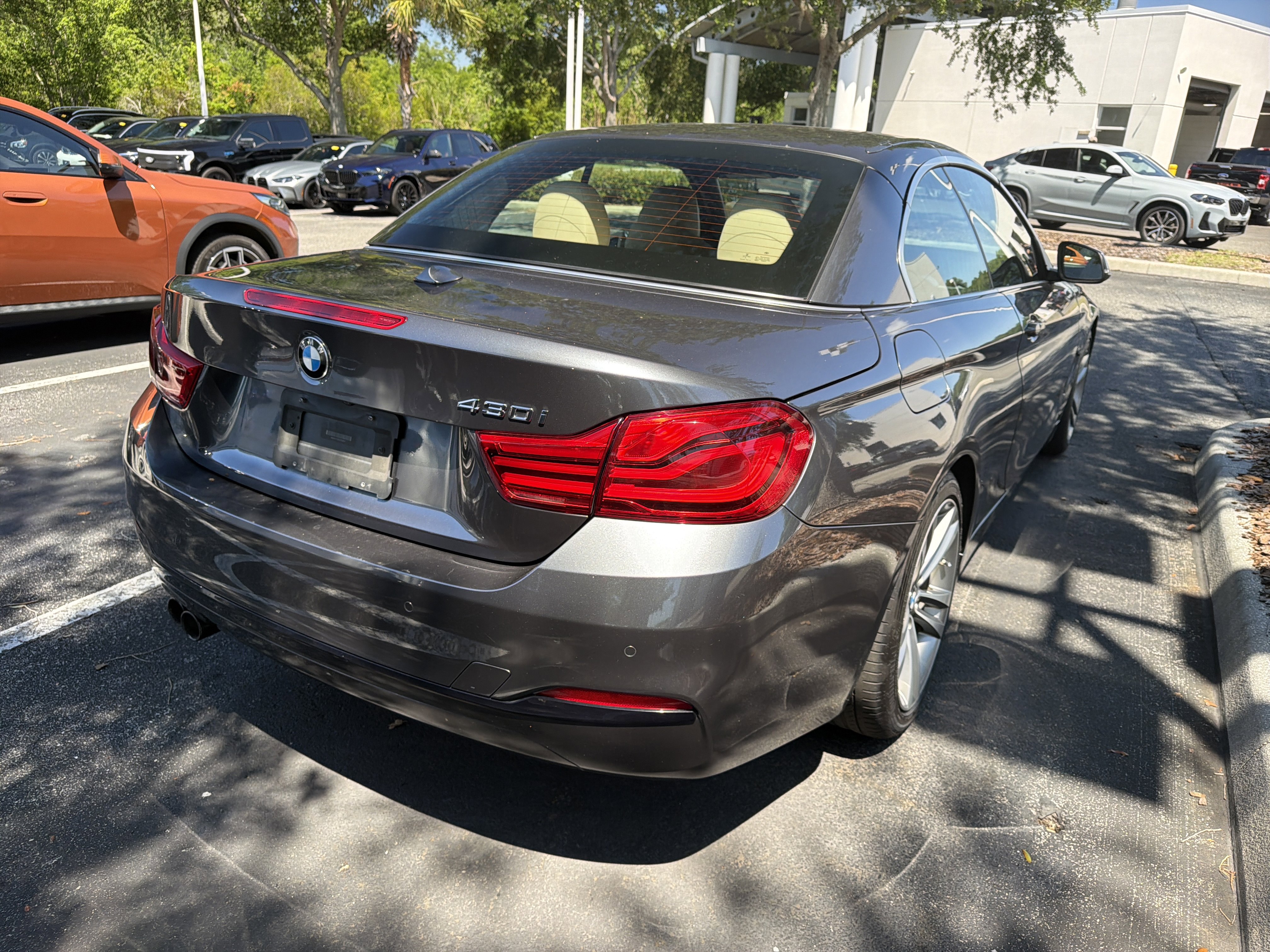 Used 2019 BMW 430i Convertible w/ Convenience Package RWD image 2