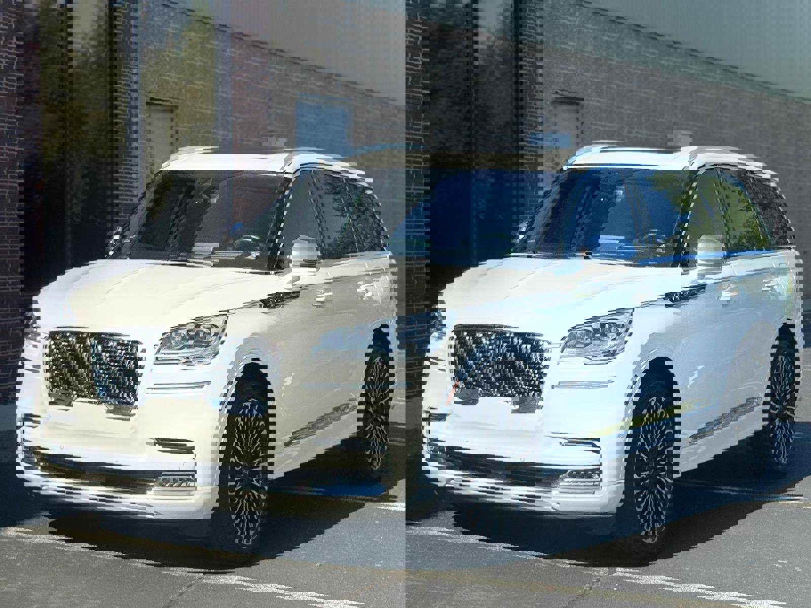 Used 2022 Lincoln Aviator Black Label w/ Dynamic Handling Package AWD/4WD image 1