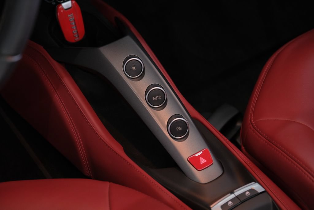 Used 2018 Ferrari 488 Spider RWD image 31