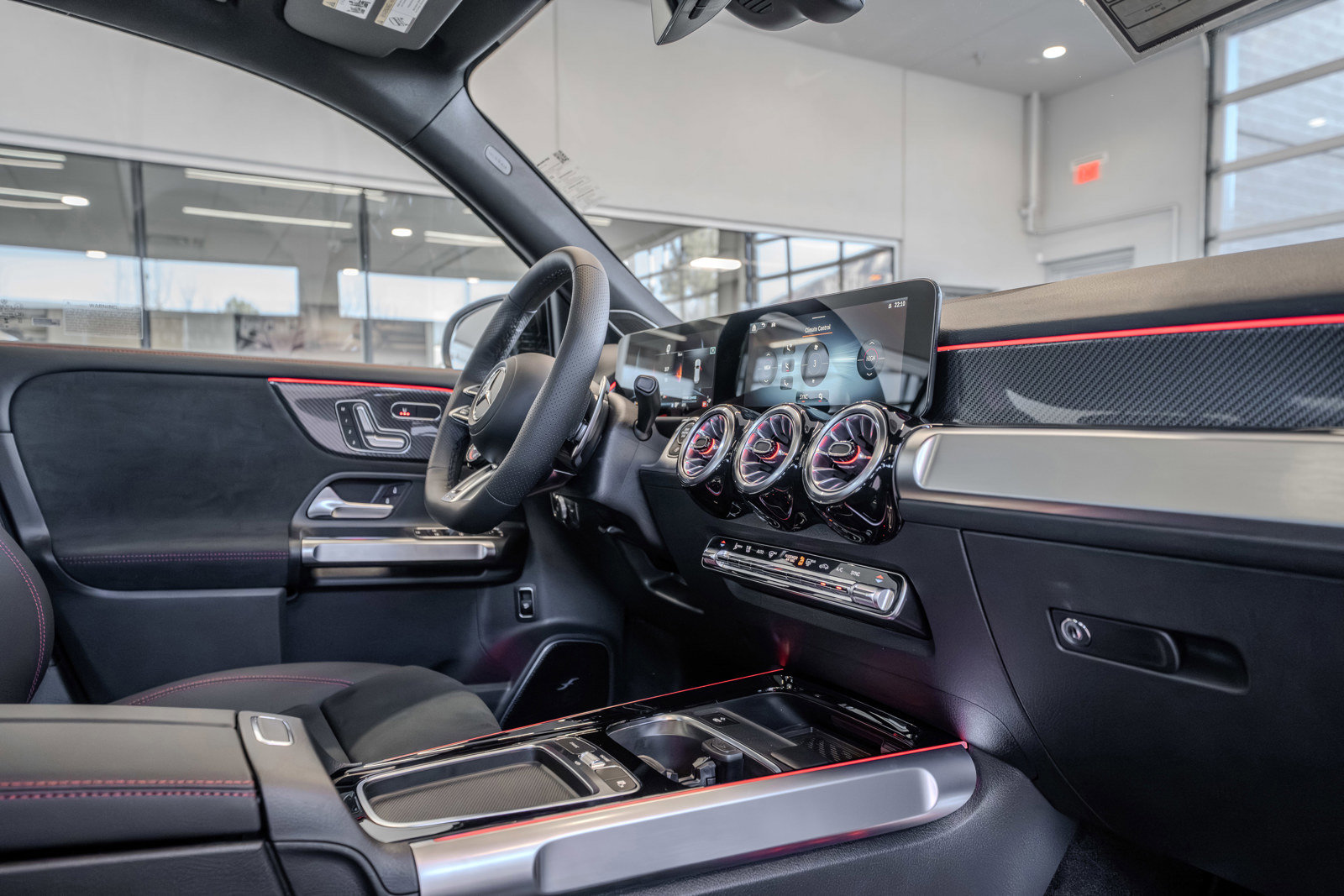 New 2026 Mercedes-Benz GLB 35 AMG 4MATIC image 18