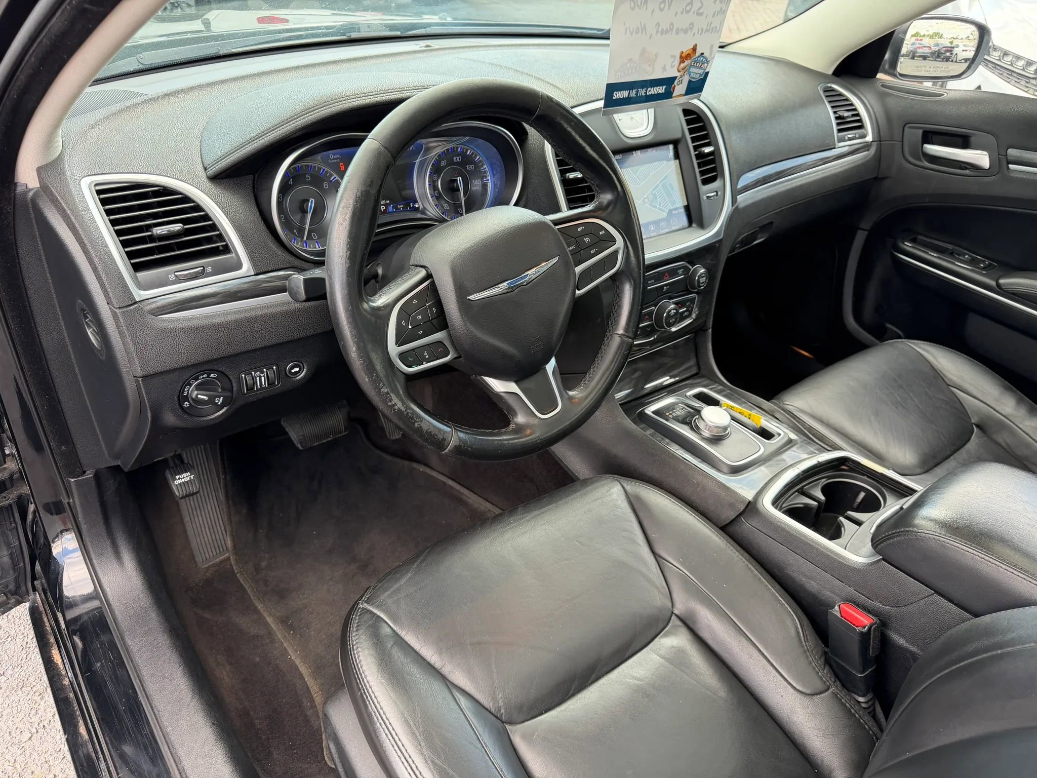 Used 2018 Chrysler 300 Touring L RWD image 5
