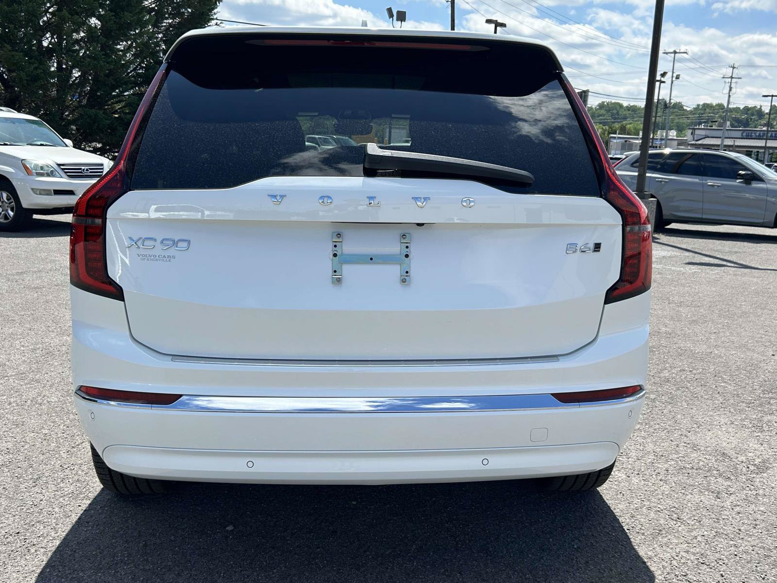 New 2026 Volvo XC90 B6 Plus w/ Protection Package Premier AWD/4WD image 4
