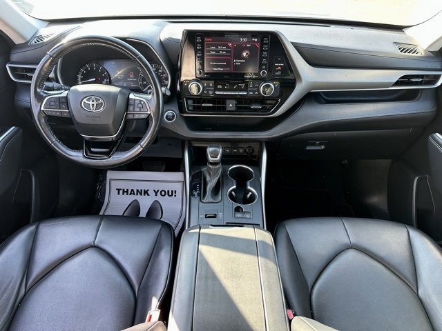 Used 2021 Toyota Highlander XLE image 17