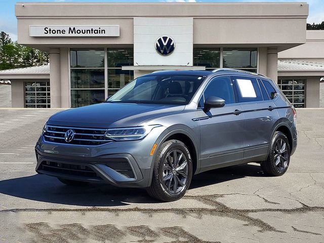 Certified 2023 Volkswagen Tiguan SE w/ Panoramic Sunroof Package image 1