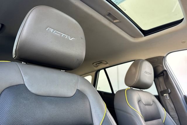 Used 2025 Chevrolet Trax ACTIV w/ Sunroof Package FWD image 20