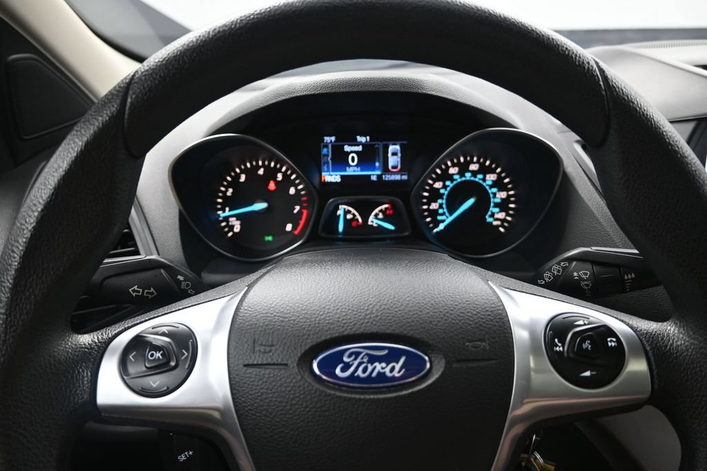 Used 2016 Ford Escape SE w/ Equipment Group 201A FWD image 14