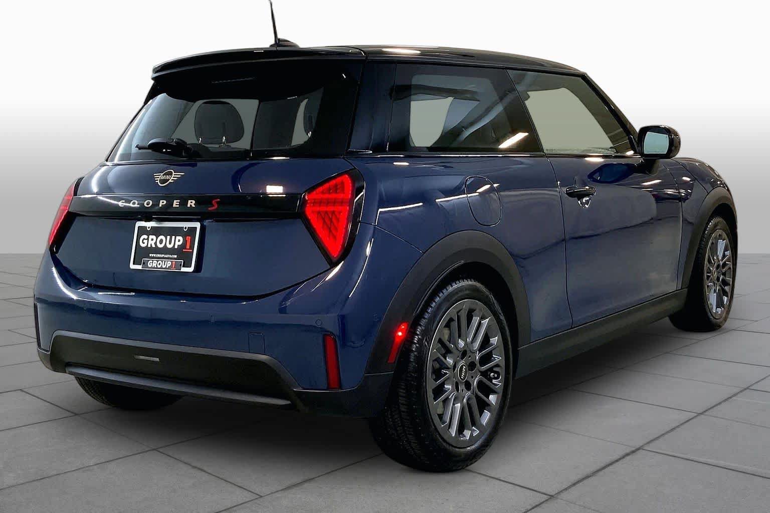 Used 2025 MINI Cooper S FWD image 12