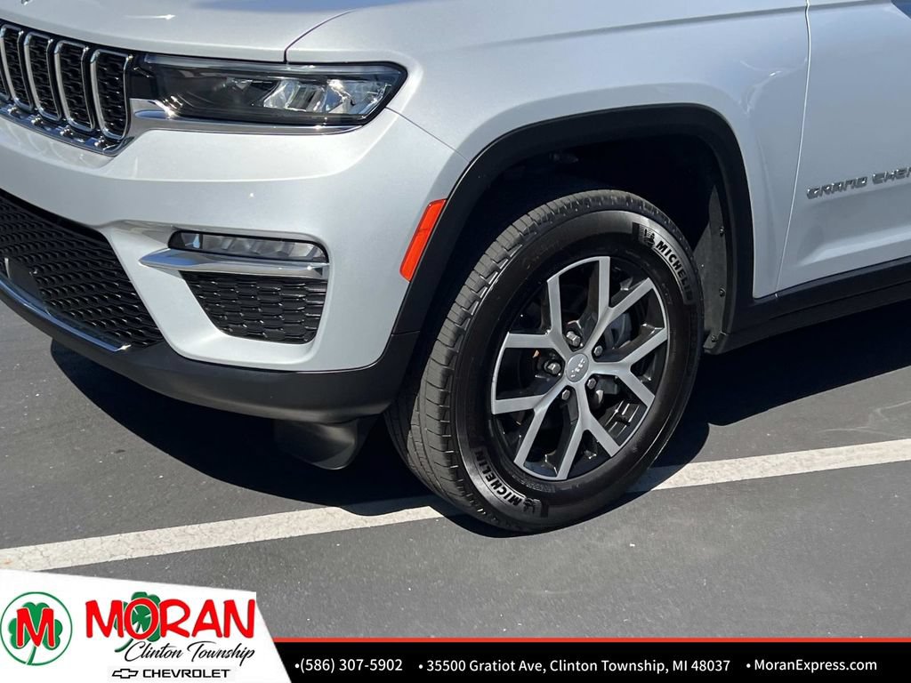 Used 2023 Jeep Grand Cherokee Limited AWD/4WD image 10