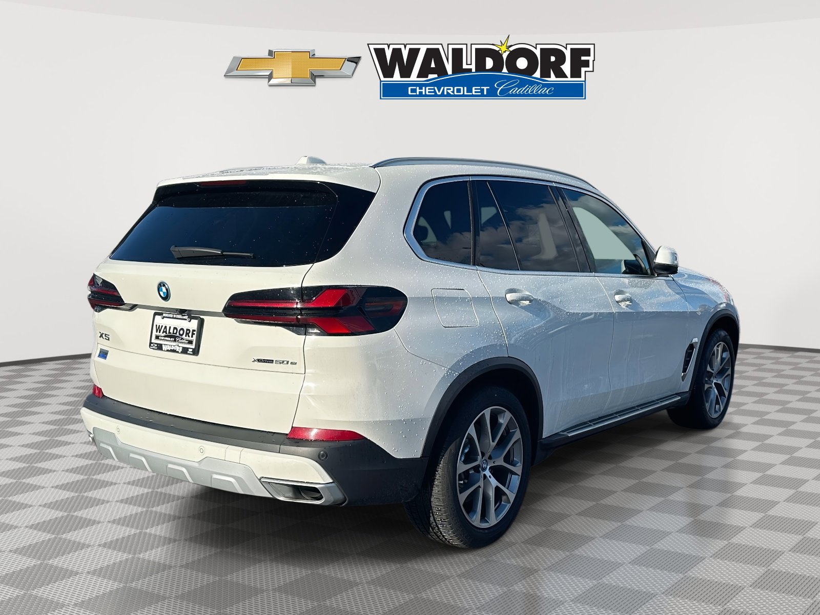 Used 2025 BMW X5 xDrive50e image 6
