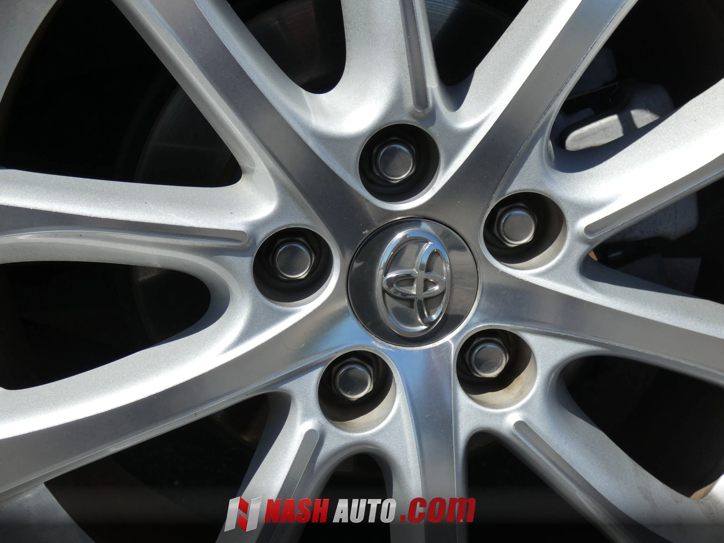 Used 2014 Toyota Avalon Limited FWD image 19