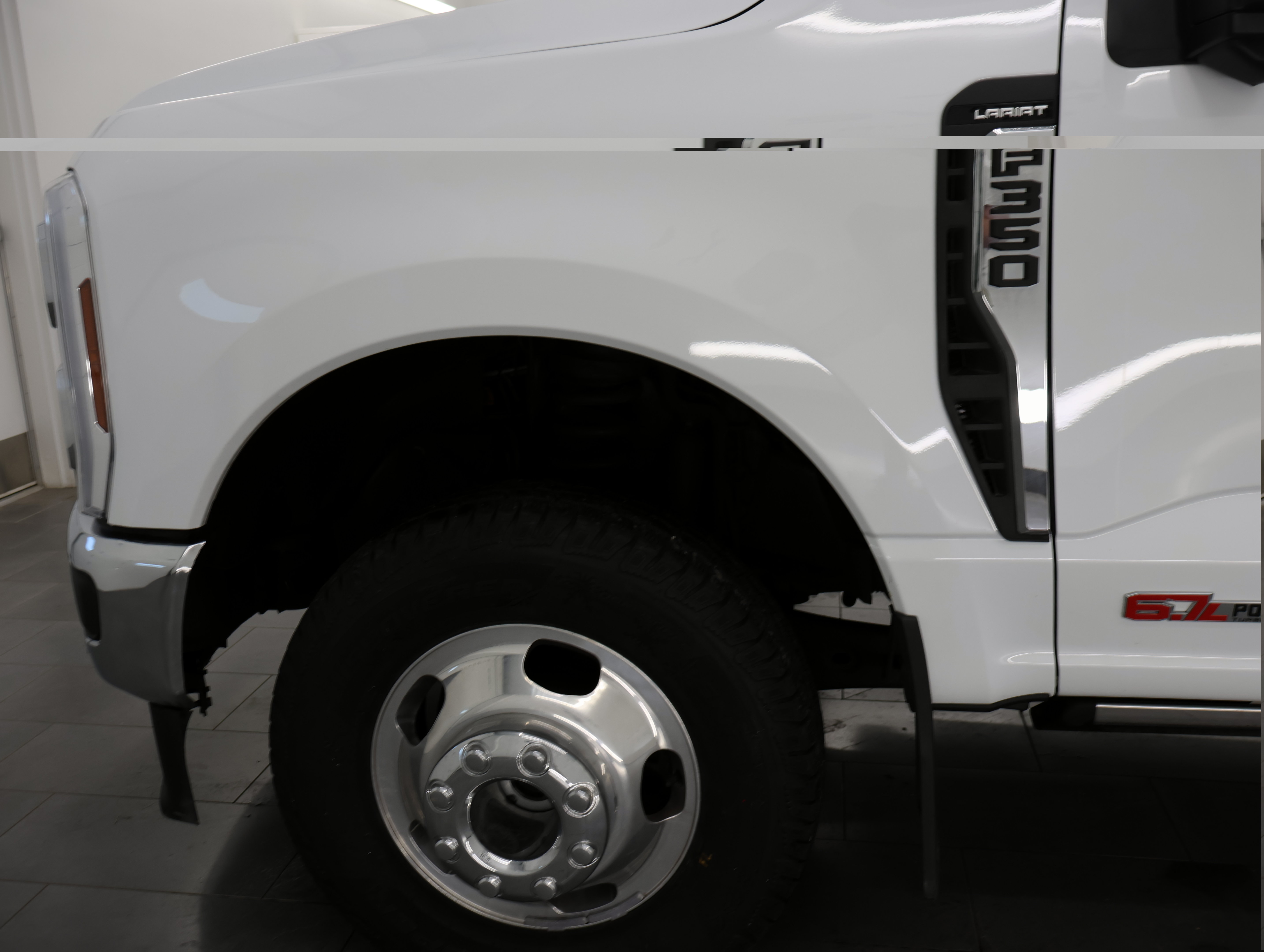 Used 2024 Ford F350 Lariat w/ Lariat Ultimate Package AWD/4WD image 39